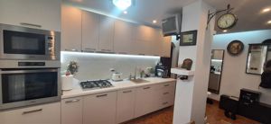 Apartament 3 camere cu o super pozitie in zona Soarelui - imagine 2