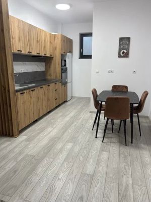 Central - Inchiriere apartament 3 camere - Str. Revolutiei - imagine 4