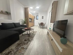 Central - Inchiriere apartament 3 camere - Str. Revolutiei