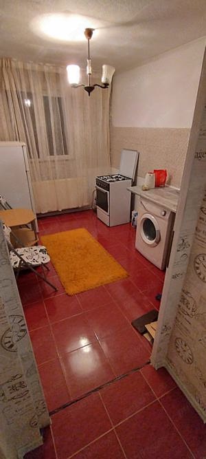 Închiriez apartament o cameră  - imagine 2