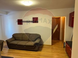 Apartament de inchiriat /Spatiu la parter