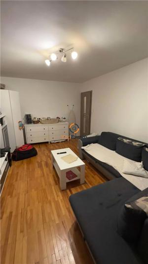 Apartament 2 camere decomandat etaj 1 zona Lipovei - imagine 2