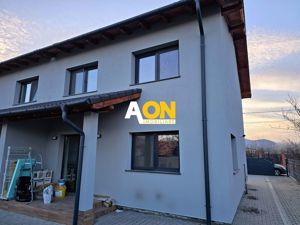 1/2 Duplex nou, 4 camere, 228 mp teren, zona Alba Mall - imagine 2