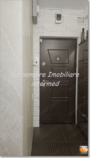 Apartament 3 camere decomandate zona Pod Butelii - imagine 2