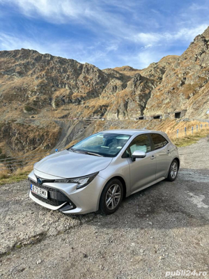 Toyota Corolla Hybrid 2023 primul proprietar(roti iarna+senzori presiune+casco+parcare gratuita)