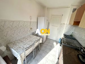 Apartament cu 4 Camere,  Etaj 3, Zona Cetate - imagine 8