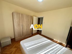 Apartament cu 4 Camere,  Etaj 3, Zona Cetate - imagine 2