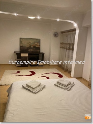 Apartament 3 camere decomandate zona Trocadero - imagine 6