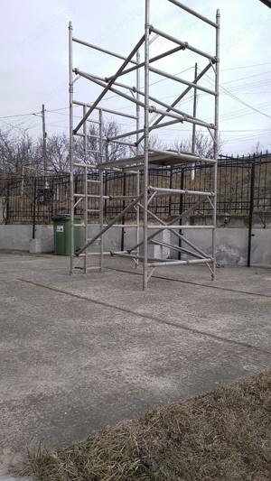 Schelă de închiriat 