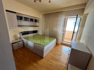  Apartament cu 3 camere, 90mp, zona Centrală - imagine 2