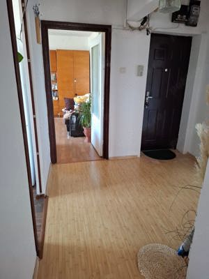 Apartament cu 3 camere de vânzare - imagine 2