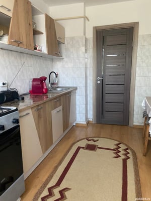 Închiriez apartament cu 3 camere - imagine 3