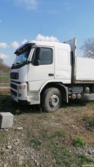 vând camion  Volvo  cu macara 6x2   - imagine 2