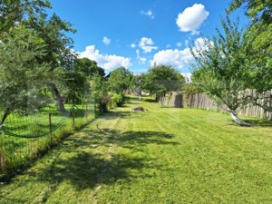 Vânzare Casă în Săcele - Locuință cu Teren Generos cu Potențial -de Renovat