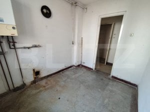 Apartament de vanzare cu 2 camere in Cugir, pretabil si pentru spatiu comercial. - imagine 8