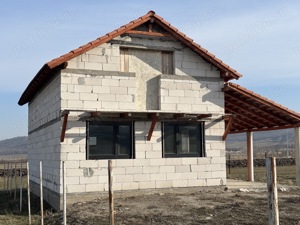 Vând casă nefinalizată 43500 