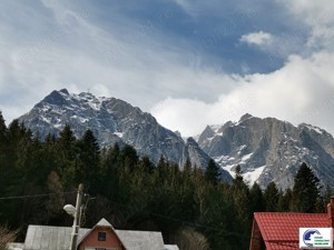 Vanzare o casa speciala in Busteni,langa partie - imagine 10