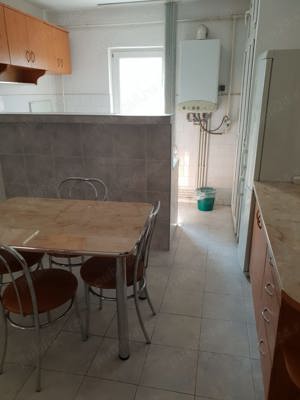 PROPRIETAR! Apartament cu doua camere in zona Buziasului - imagine 3