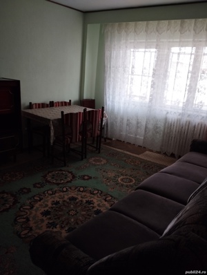 închiriez apartament 