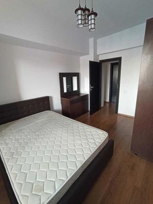 Inchiriez apartament 2 camere, zona Decebal, decomandat cu centrala proprie - imagine 3