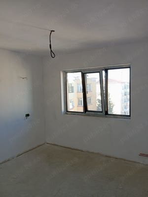 ** Apartament decomandat (4 4), Zona Grui, Câmpulung Muscel 50m  **Libertate de a-l face AL TAU!!!! - imagine 2