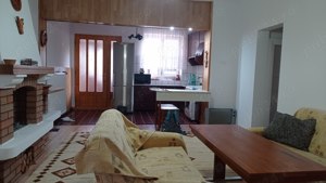 Progresului(linga Policlina 2),Casa 3 camere,baie,bucatarie,garaj,curte,mobilata si utilata,800 euro - imagine 8