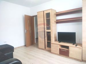 Apartament cu trei camere în zona Vitrometan- de inchiriat