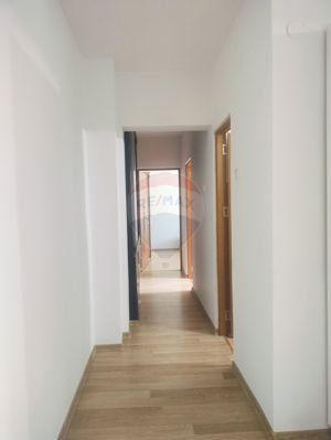 Apartament cu trei camere în zona Vitrometan- de inchiriat - imagine 8