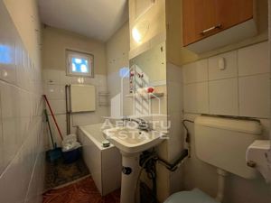 Vanzare apartament 2 camere , centrala proprie, zona Spitalul Judetean - imagine 5