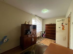 Vanzare apartament 2 camere , centrala proprie, zona Spitalul Judetean