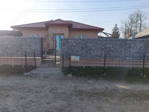 Vând casa în satul Stroiesti județul.Botosani tef   - imagine 2