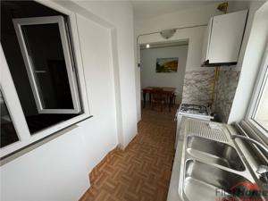 Apartament 2 camere, zona ultracentrala , etaj 4 cu acoperis refacut - imagine 8