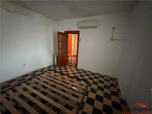 Apartament 2 camere, zona ultracentrala , etaj 4 cu acoperis refacut - imagine 5