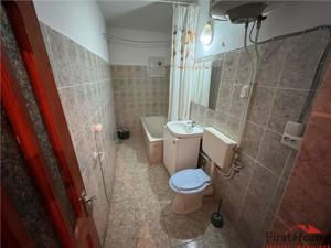 Apartament 2 camere, zona ultracentrala , etaj 4 cu acoperis refacut - imagine 11