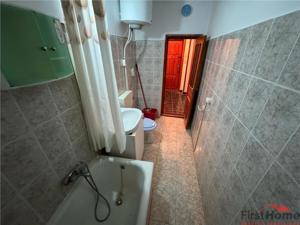 Apartament 2 camere, zona ultracentrala , etaj 4 cu acoperis refacut - imagine 10