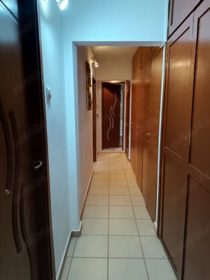 Vând apartament cu 3camere+garaj - imagine 4