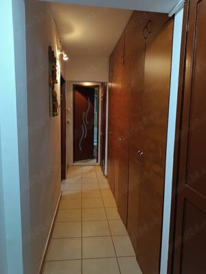 Vând apartament cu 3camere+garaj - imagine 7