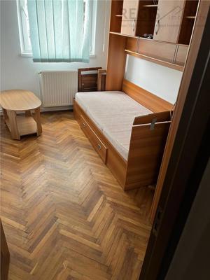 Apartament de 3 camere cu loc de parcare pe Codrii Cosminului - imagine 2