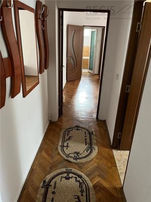 Apartament de 3 camere cu loc de parcare pe Codrii Cosminului - imagine 5