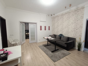 Apartament cu 4 camere, bl 1950, et 1/2, Muncii - Calea Călărași