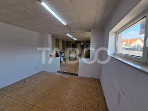 Spatiu comercial 149 mpu vizibilitate maxima de inchiriat in Petrila - imagine 3