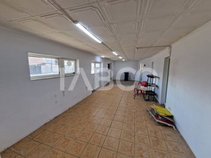 Spatiu comercial 149 mpu vizibilitate maxima de inchiriat in Petrila - imagine 5