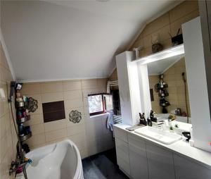 DUMBRAVITA - 3 camere 2 bai - centrala proprie - clima - ETAJ 2 - imagine 9