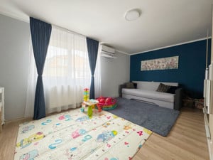 Apartament 2 camere, 53mp utili , decomandat, pozitie excelenta in Soarelui