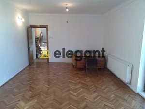 Casa, 223 mp utili, teren 218 mp, Central-Hotelul Europeca