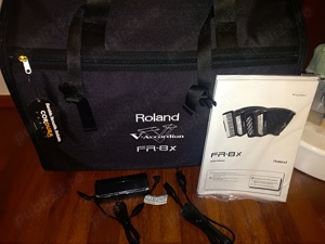 Acordeon Roland FR8X-BK Nou la comandă  - imagine 2