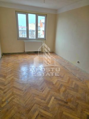 Apartament cu 2 camere, etaj intermediar, lift, zona Circumvalatiunii