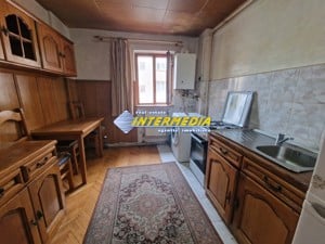 Apartament 3 camere decomandat etaj 1 Cetate finisat 