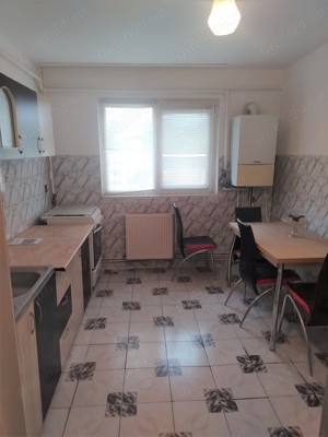 De vanzare apartament 2 camere, micro 11, zona linistita - imagine 13