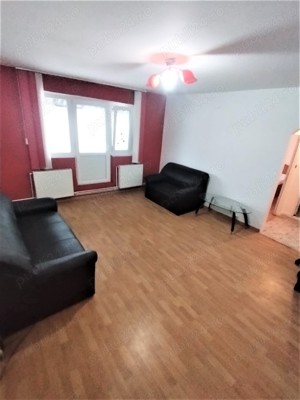 De vanzare apartament 2 camere, micro 11, zona linistita - imagine 2